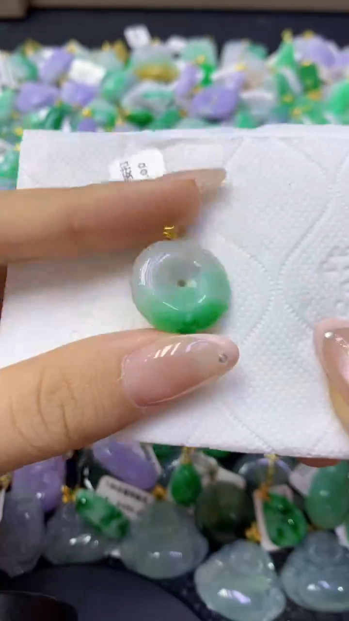 颈饰18K金镶嵌翡翠天然缅甸翡翠A货