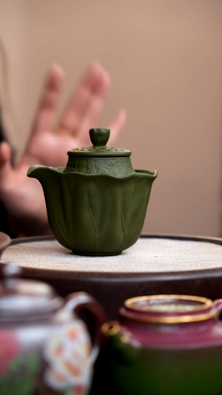 茶壶紫砂民国绿荷叶手抓