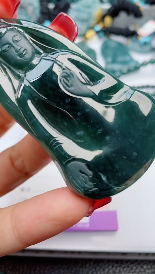 【闪购商品】翡翠颈饰未镶嵌            