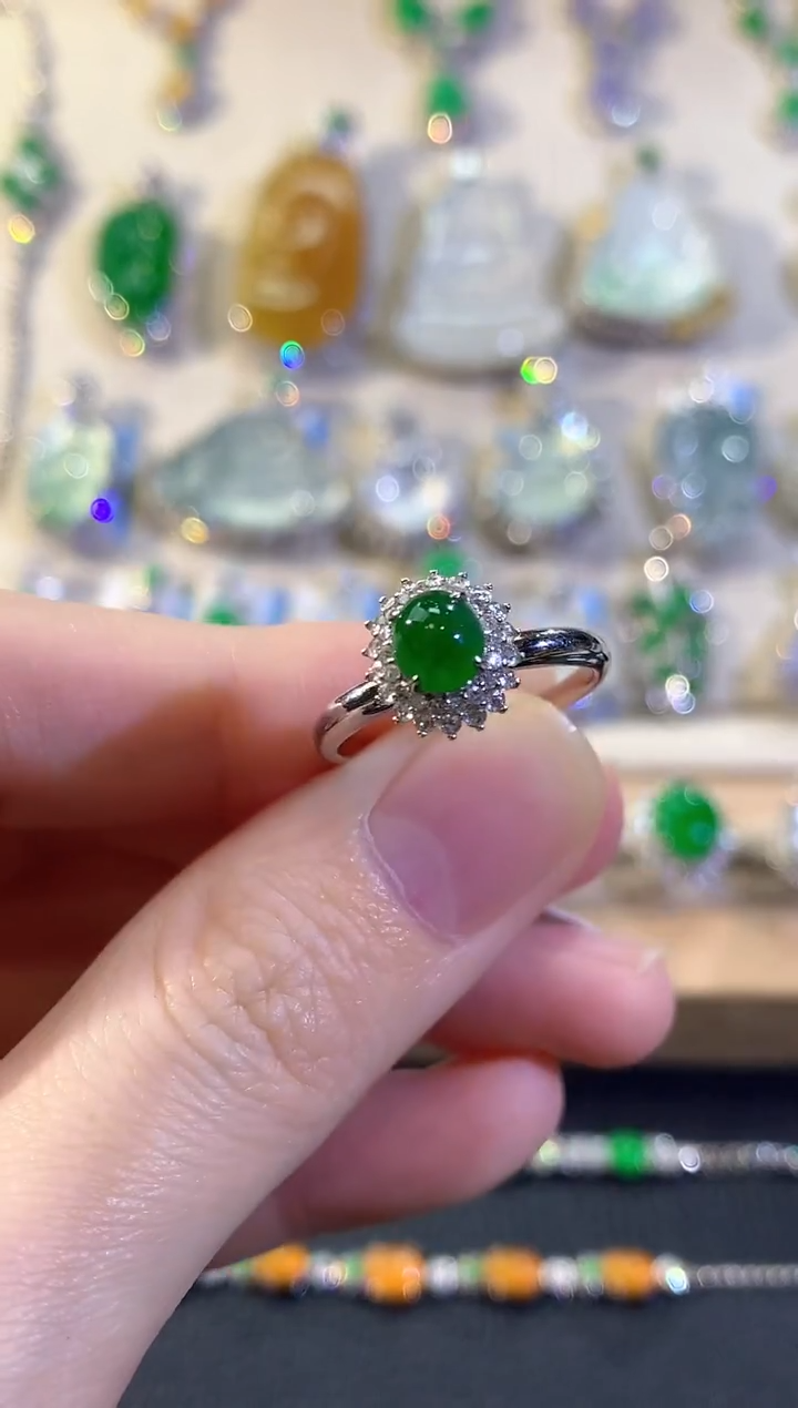 18K金镶嵌戒指翡翠冬日珠宝Q126