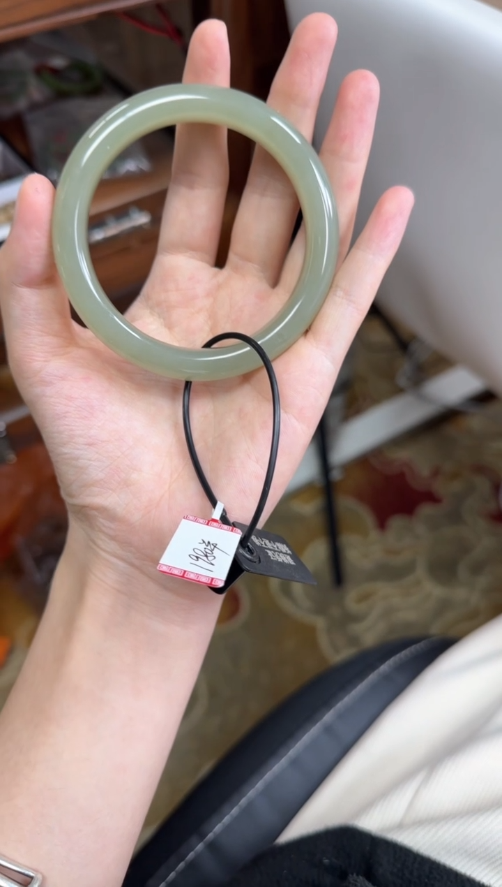 未镶嵌手镯和田玉1