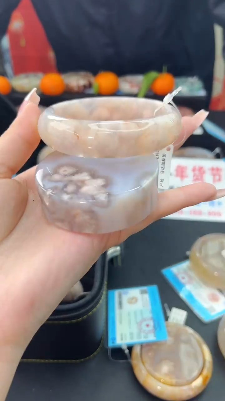 【闪购商品】石英质玉手镯未镶嵌赠送镯心（57圈口）