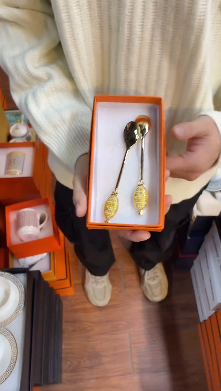 杯鸿辉家品牌瓷器，京东包邮！