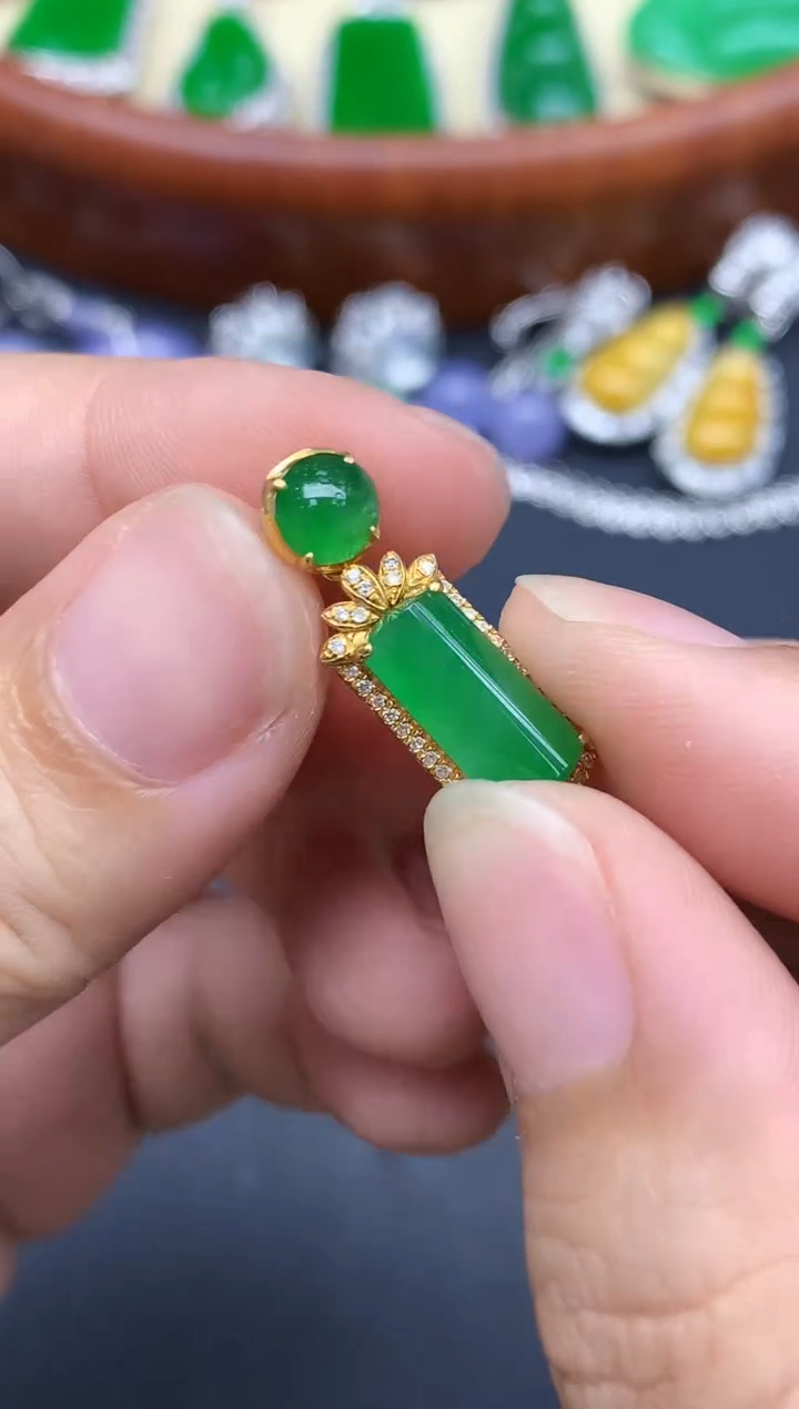 颈饰18K金镶嵌翡翠305-中国好珍宝