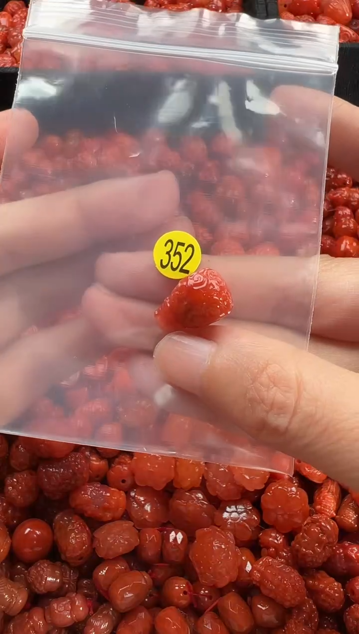 颈饰未镶嵌南红玛瑙1