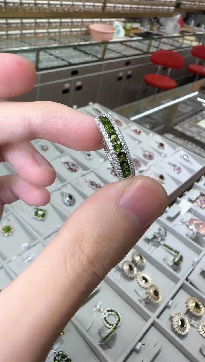 【闪购商品】透辉石戒指银S925镶嵌1mm排戒