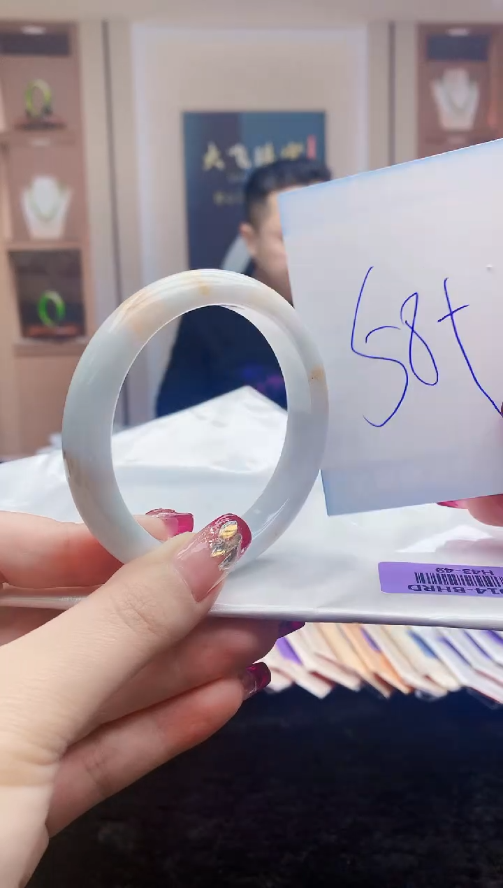 【闪购商品】翡翠手镯未镶嵌    H43-49