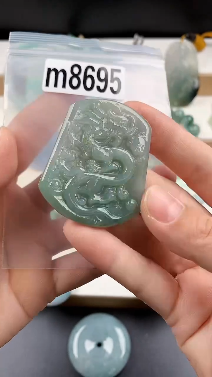 颈饰未镶嵌翡翠天然翡翠吊坠挂件