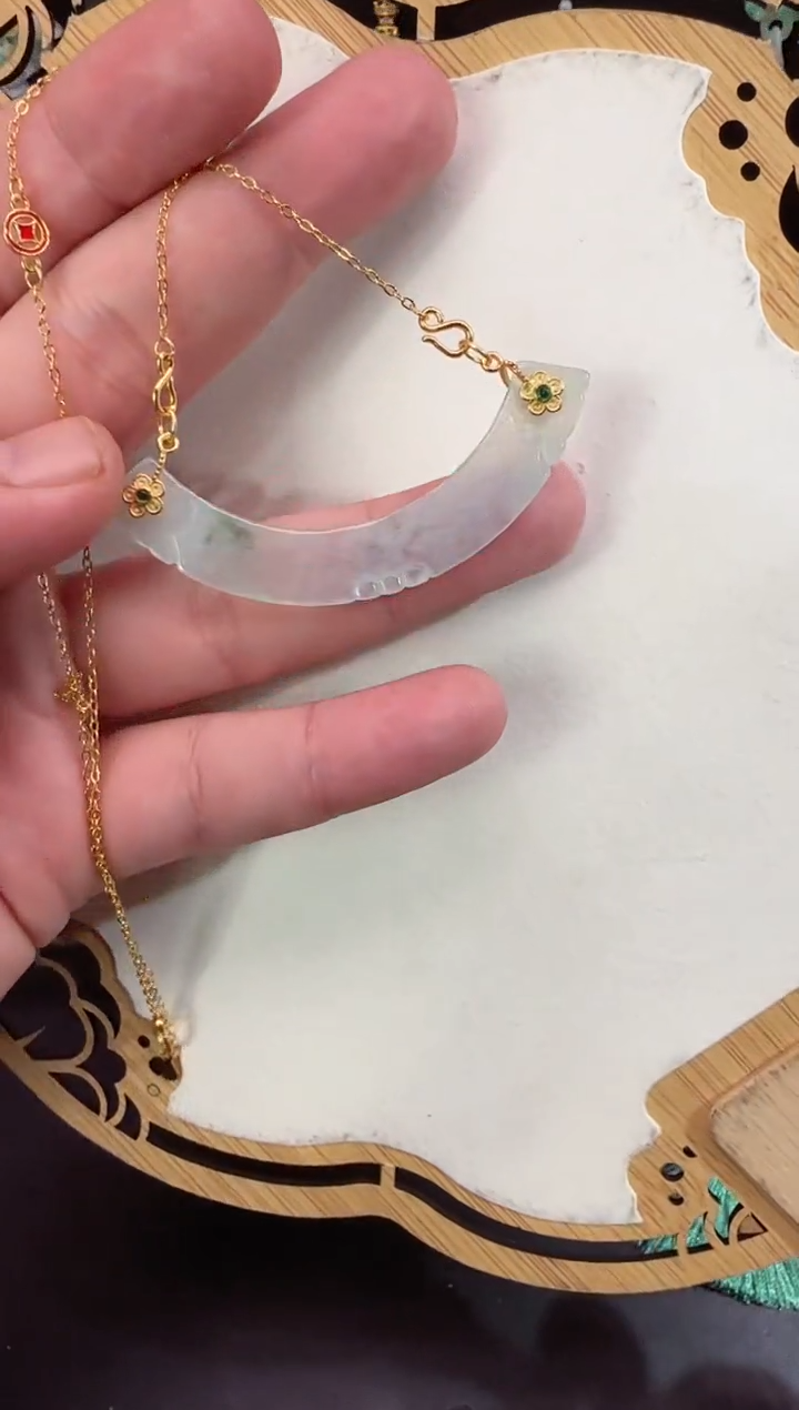 【闪购商品】翡翠颈饰未镶嵌牌子