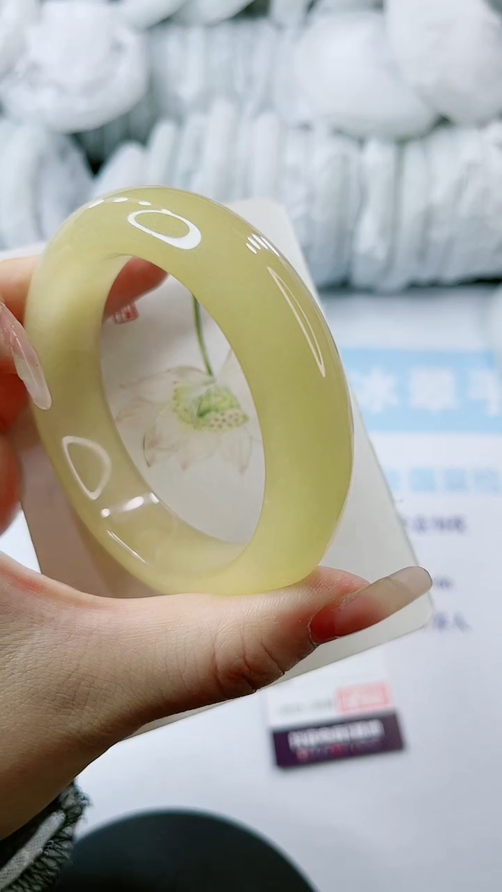 【闪购商品】石英质玉手镯未镶嵌多样性发货A125