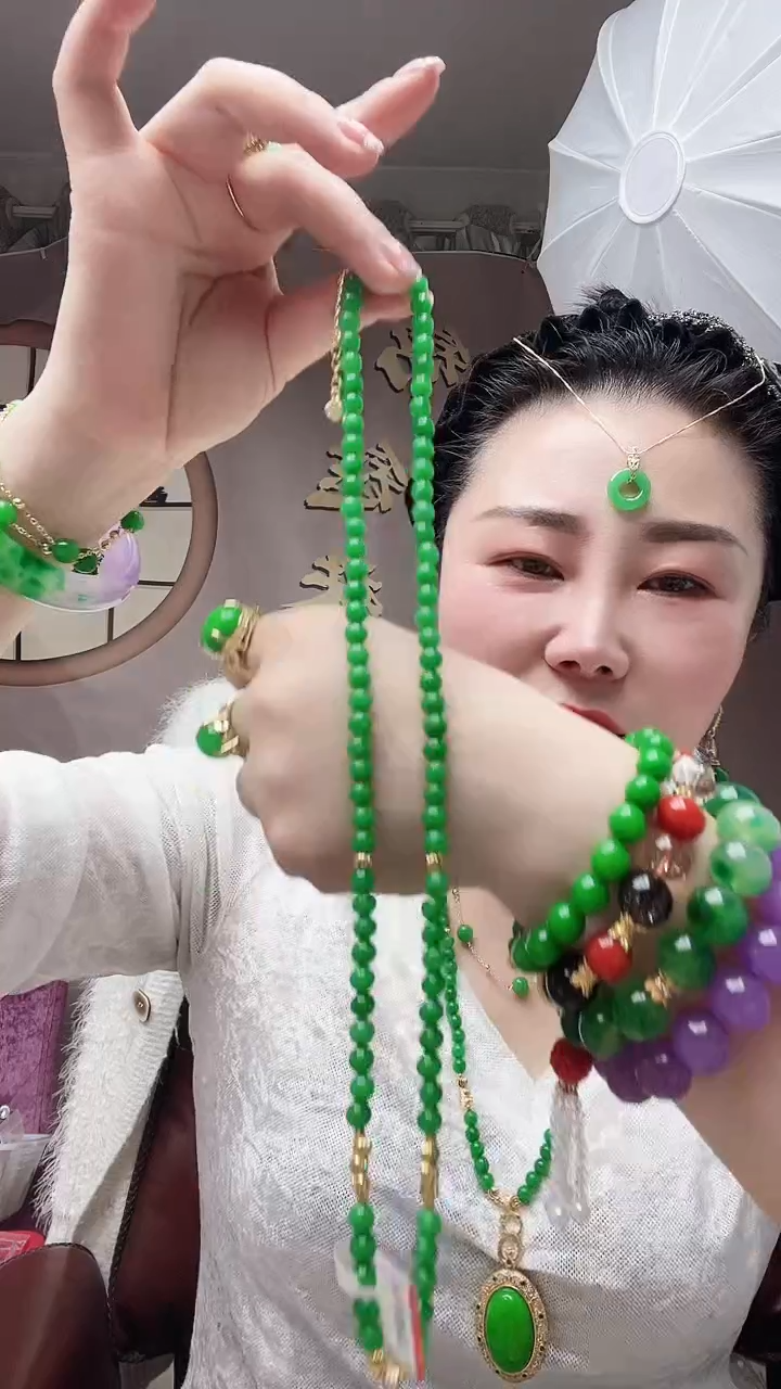 【闪购商品】翡翠颈饰14K金镶嵌卡6万能链