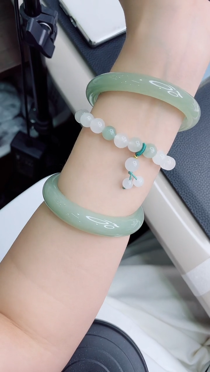 石英质玉手镯未镶嵌76-58.7