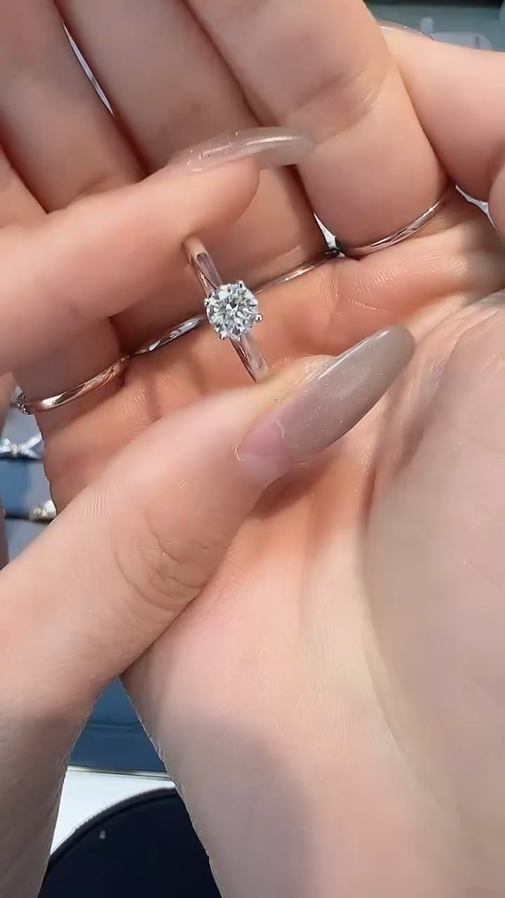 【闪购商品】钻石50分戒指18K金镶嵌发一