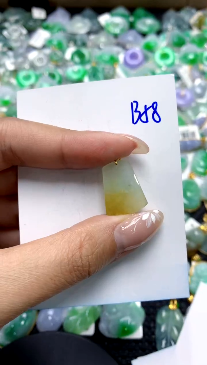 【闪购商品】翡翠颈饰18K金镶嵌11111111111111