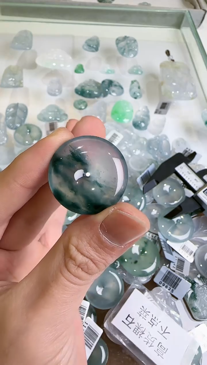 【闪购商品】翡翠吊坠(不含链)未镶嵌..