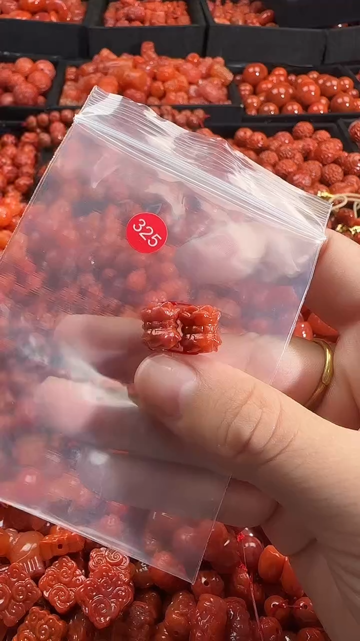 颈饰未镶嵌南红玛瑙1