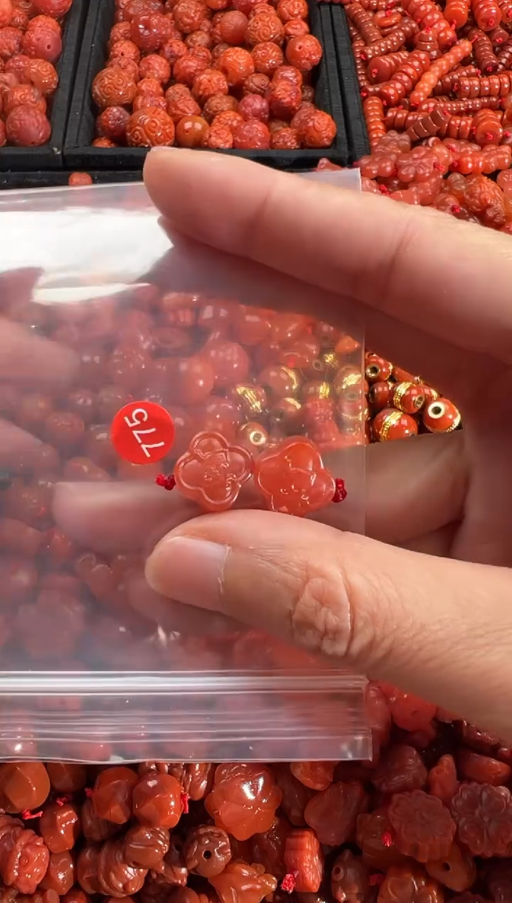 【闪购商品】南红玛瑙颈饰合金3