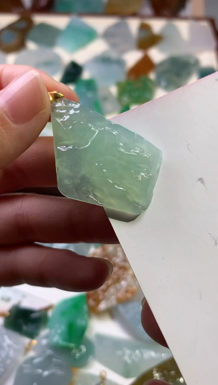 【闪购商品】翡翠颈饰18K金镶嵌吊坠