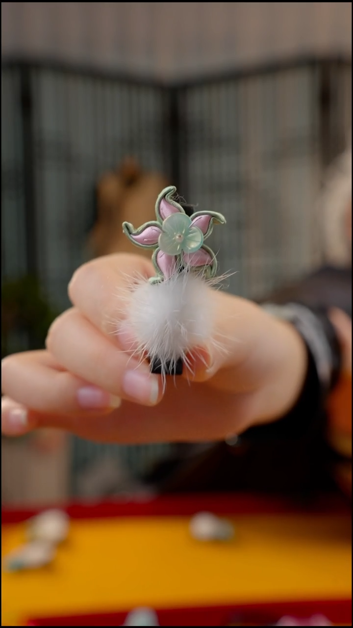 刺绣非遗苏绣绒花饰品