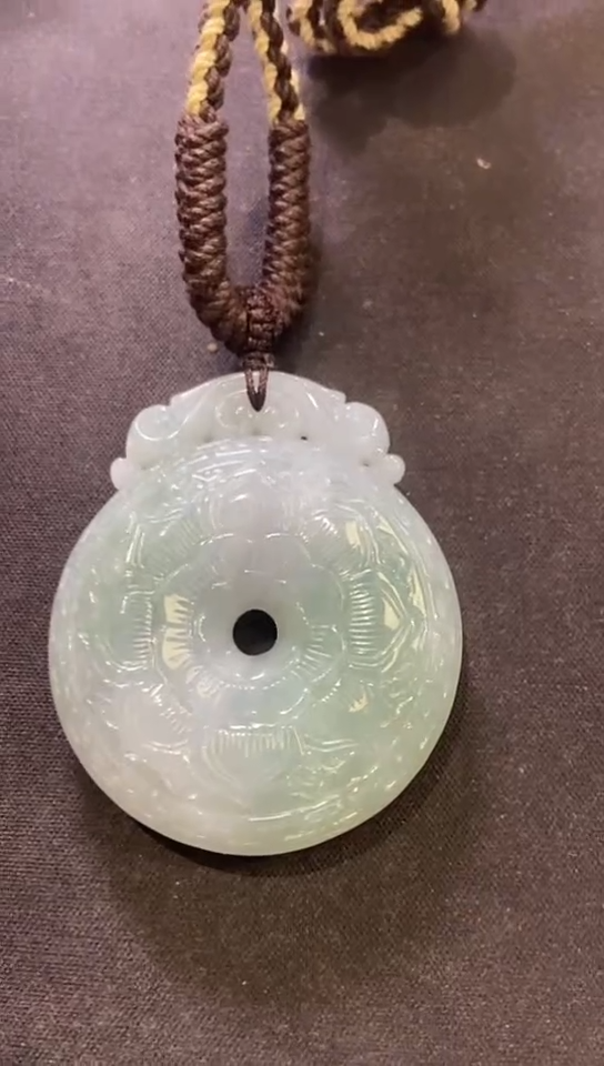 翡翠未镶嵌颈饰吊坠