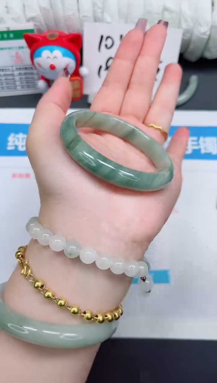 【闪购商品】石英质玉手镯未镶嵌34