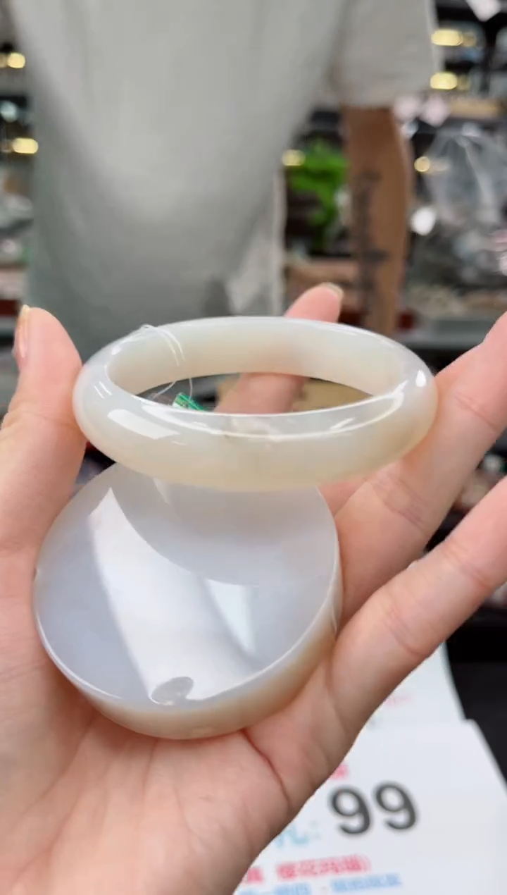 【闪购商品】石英质玉手镯未镶嵌58圈口（不退不换）1572219