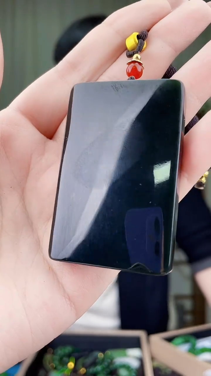 未镶嵌和田玉挂件拍一发一，多样性发货