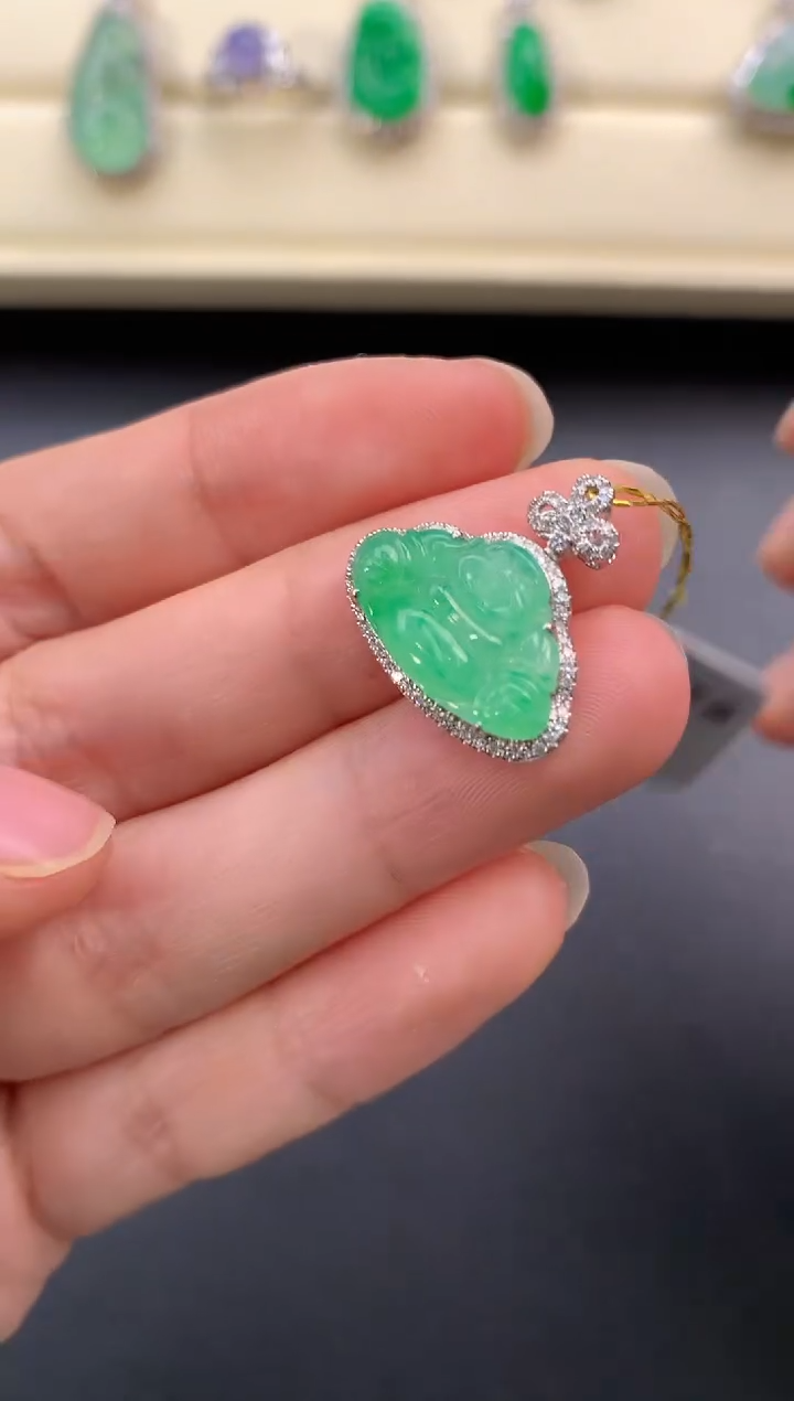 【闪购商品】翡翠颈饰18K金镶嵌D778