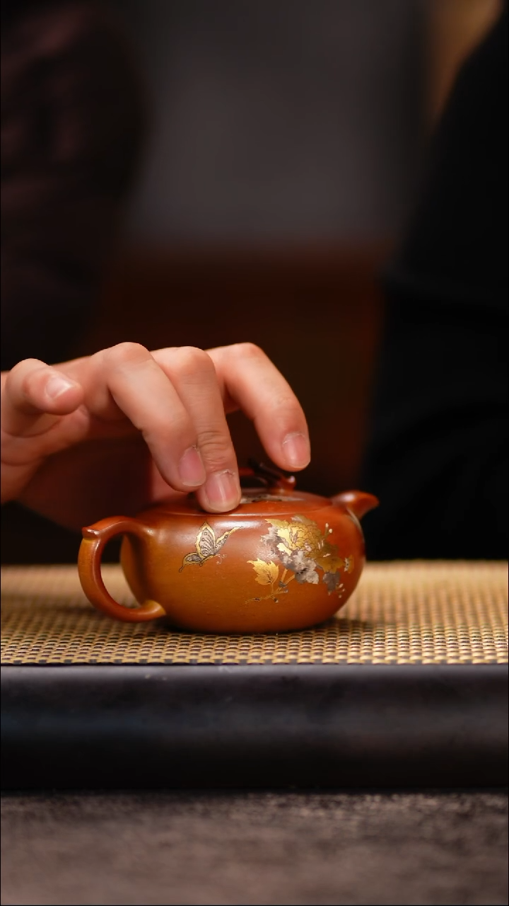 LJY44段泥柴烧 汉瓦（金银措蝶恋花）