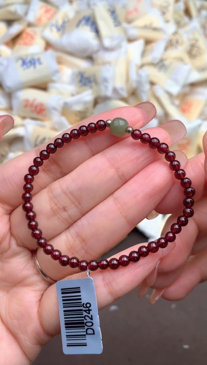 【闪购商品】石榴石手串未镶嵌 —