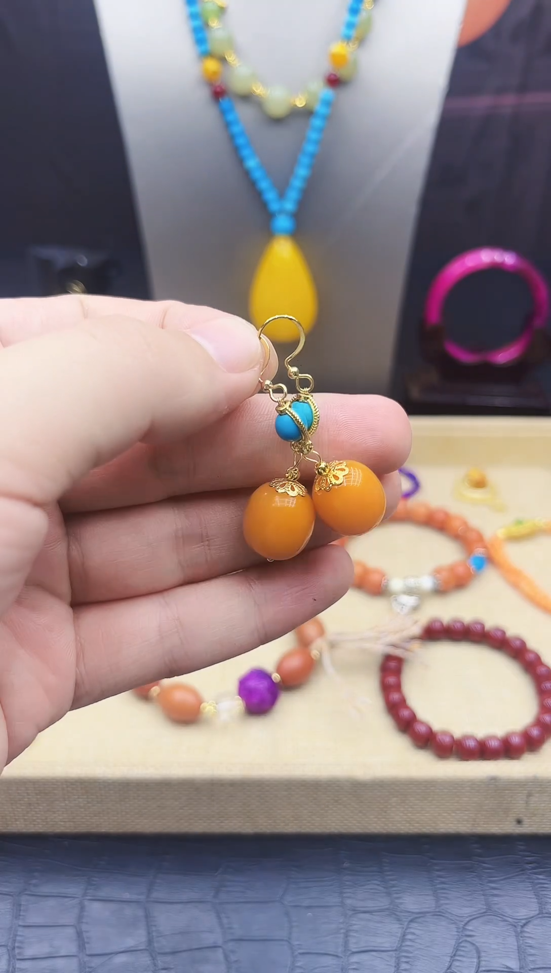 14K金镶嵌蜜蜡耳饰084