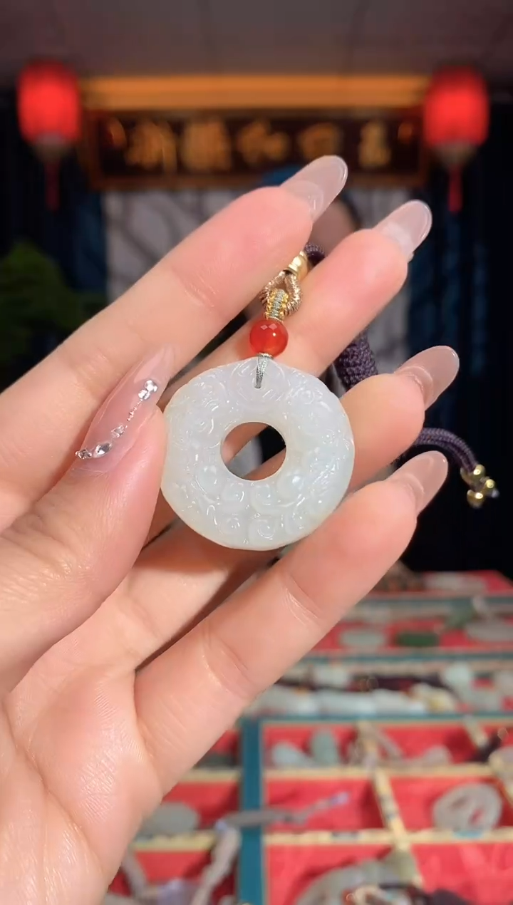 和田玉未镶嵌挂件双貔护主