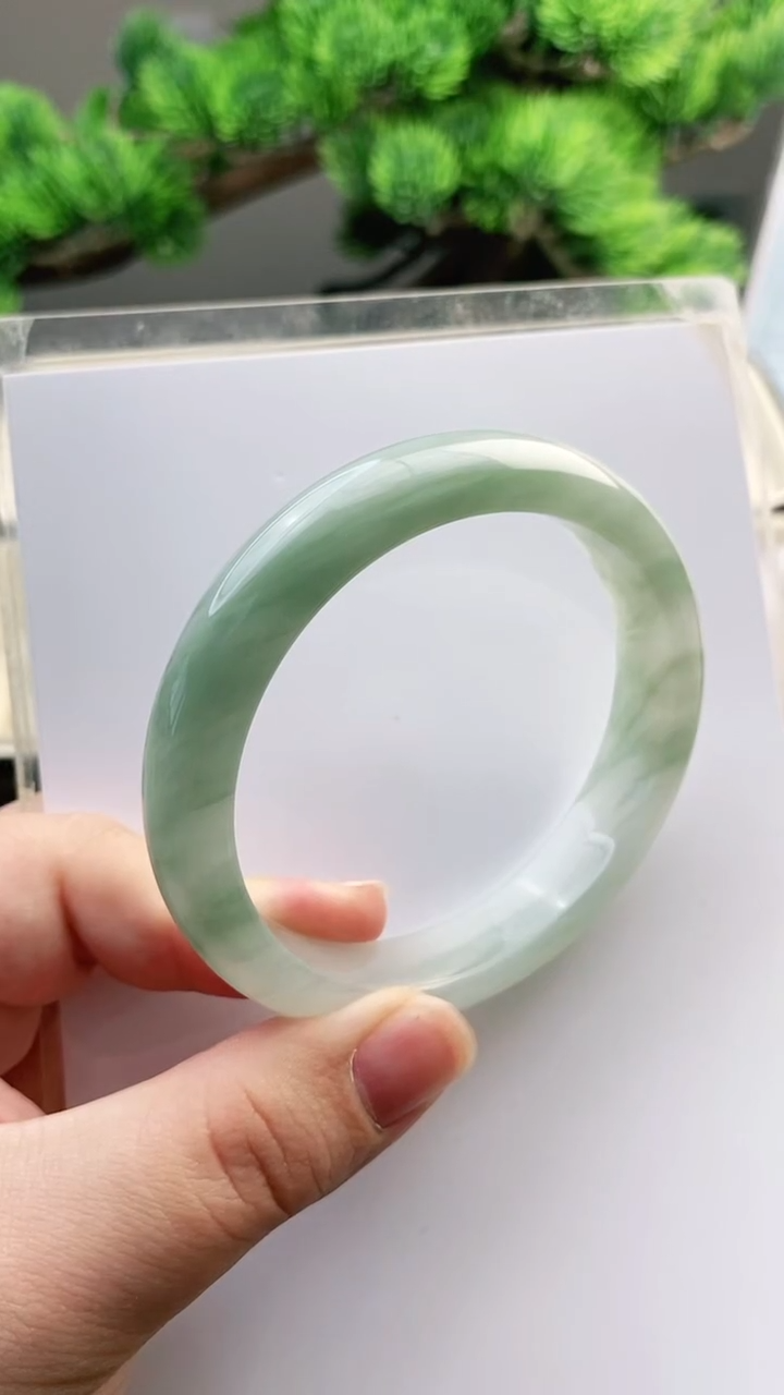 【闪购商品】石英质玉手镯未镶嵌58