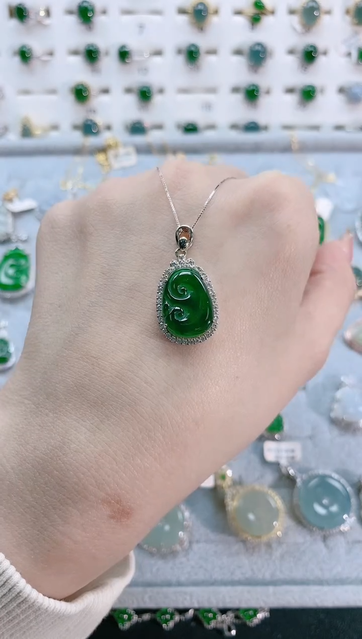 【闪购商品】翡翠颈饰银S925镶嵌天然翡翠