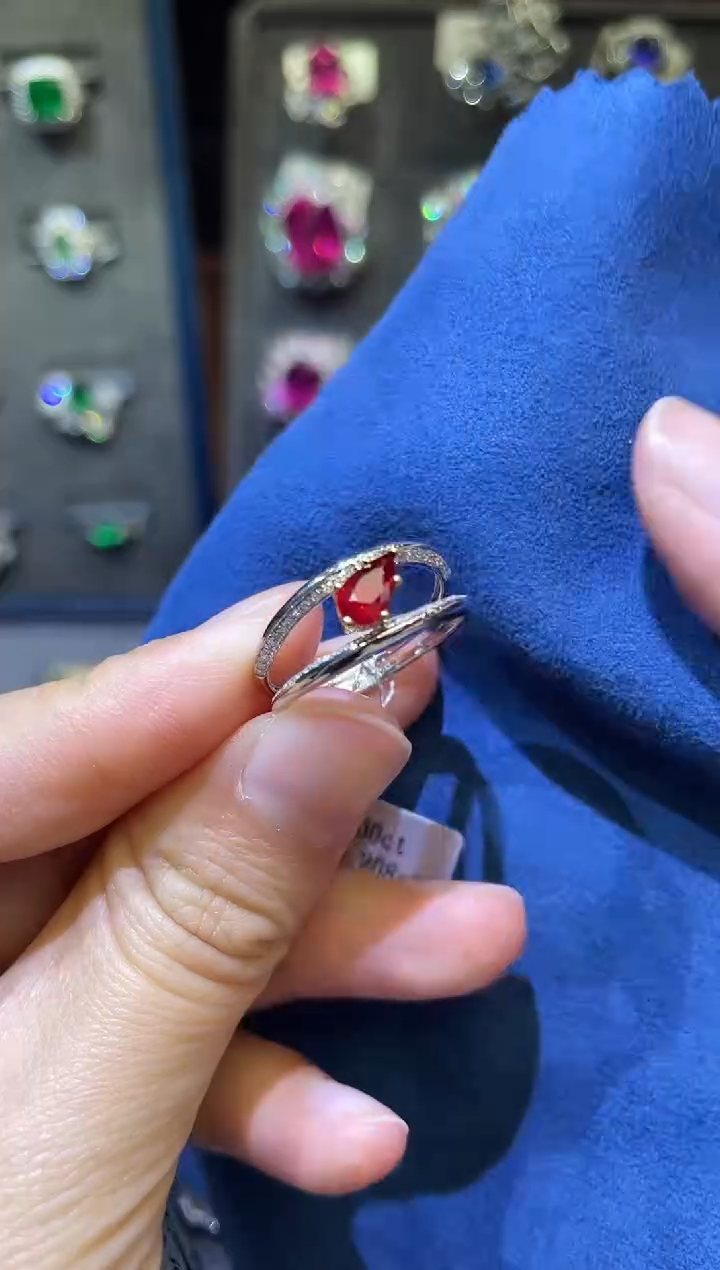 【闪购商品】红宝石戒指18K金镶嵌/0.62ct/无烧鸽血红