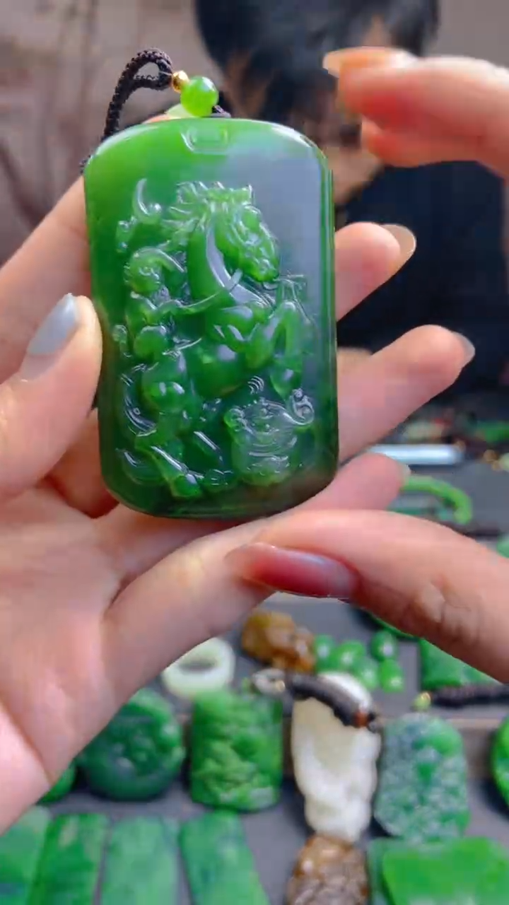 颈饰未镶嵌和田玉1