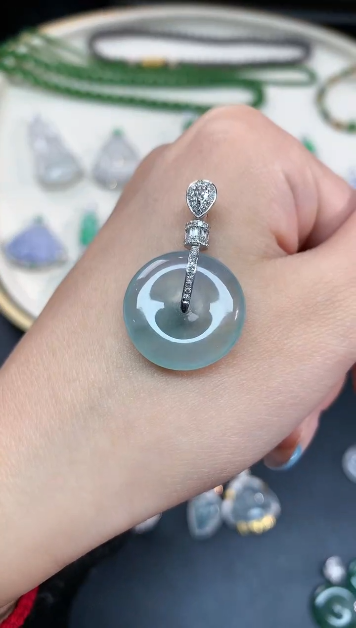 【闪购商品】翡翠吊坠(不含链)18K金镶嵌吊坠A197|6800