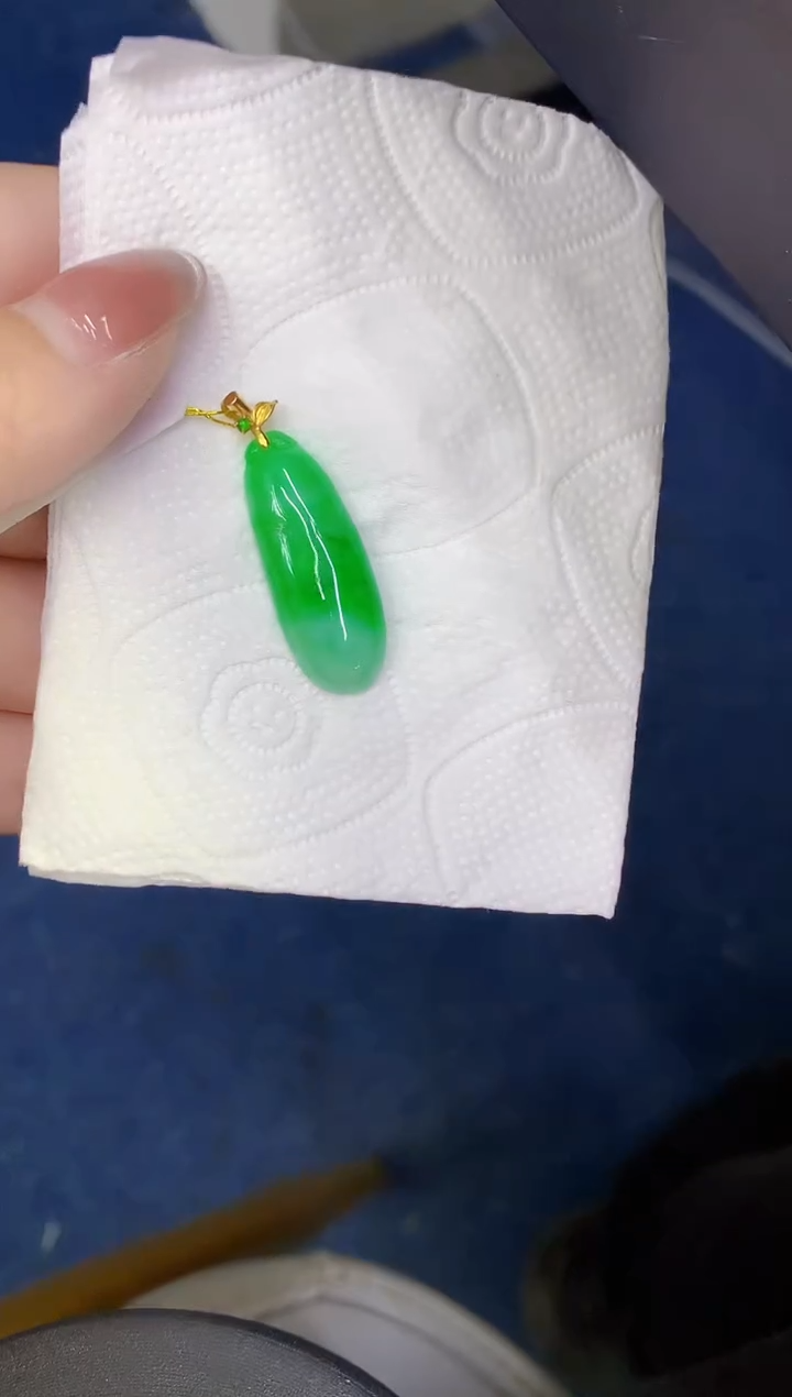 颈饰18K金镶嵌翡翠缅甸天然翡翠a货