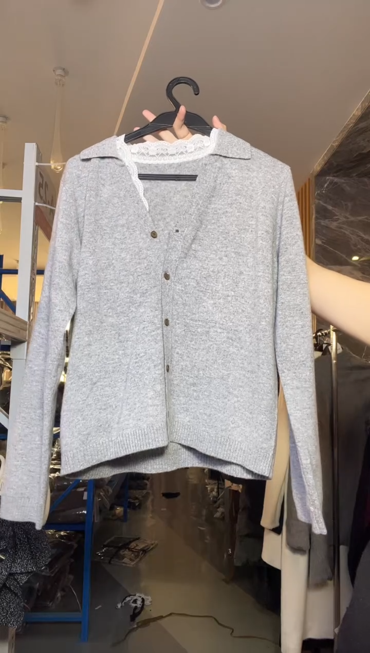 18401慧家灰色S码毛衣