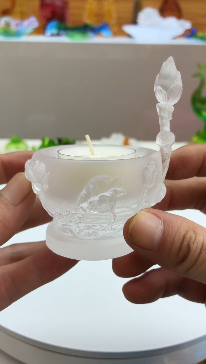 手工艺品琉璃白色供水杯烛台9*5公分