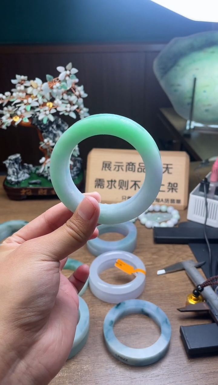 【闪购商品】定制翡翠手镯未镶嵌 定制
