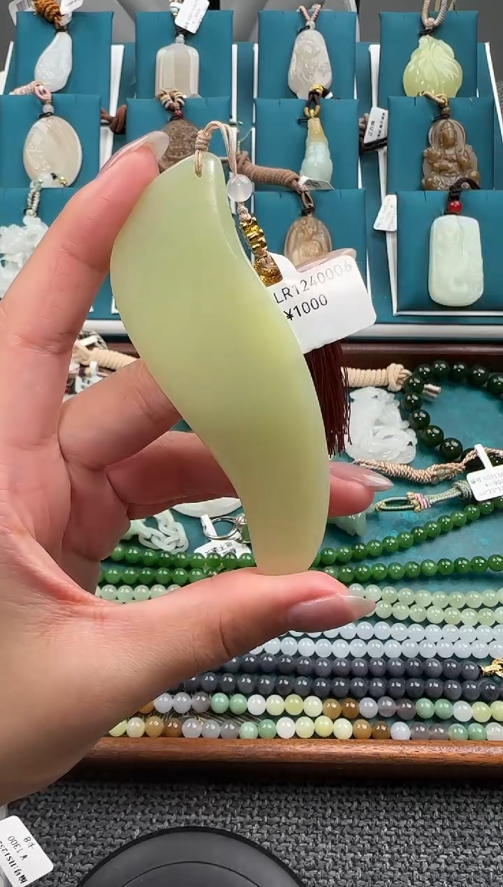 颈饰未镶嵌和田玉LR