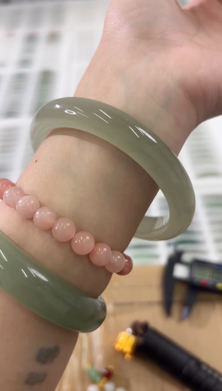 未镶嵌手镯石英质玉119-64D
