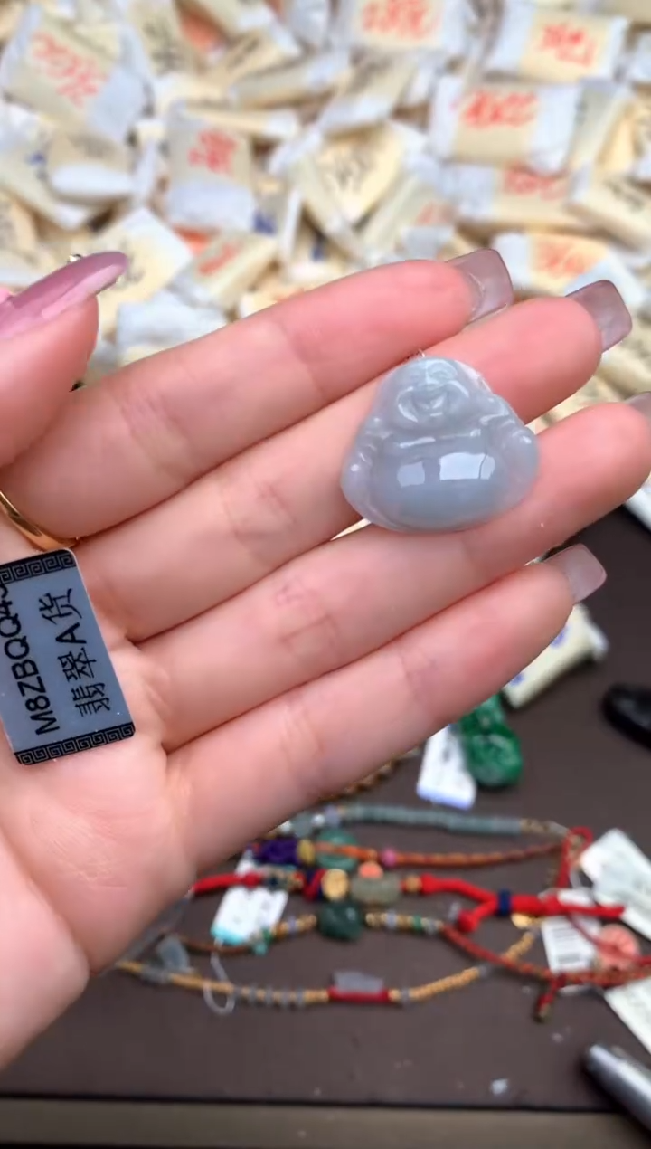 【闪购商品】翡翠颈饰未镶嵌 — 