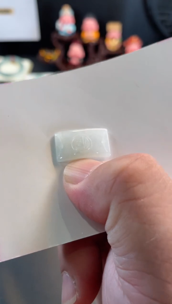 翡翠手镯未镶嵌68有纹裂