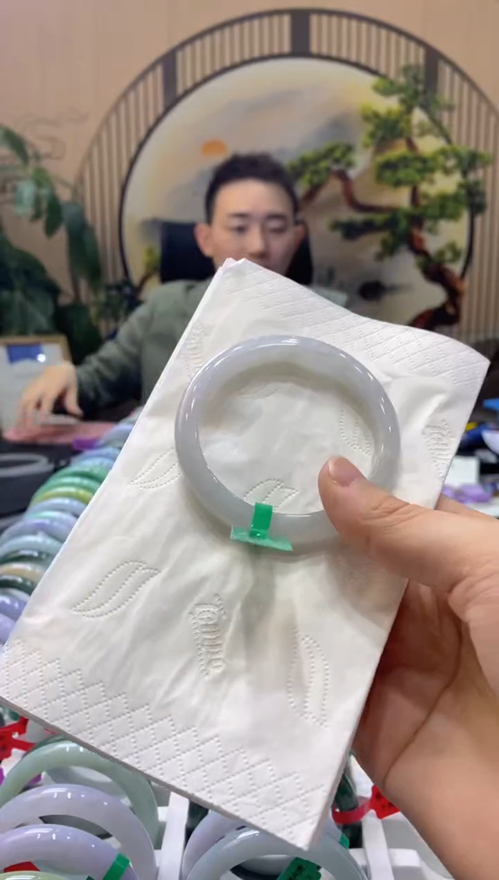 【闪购商品】翡翠手镯未镶嵌000009596