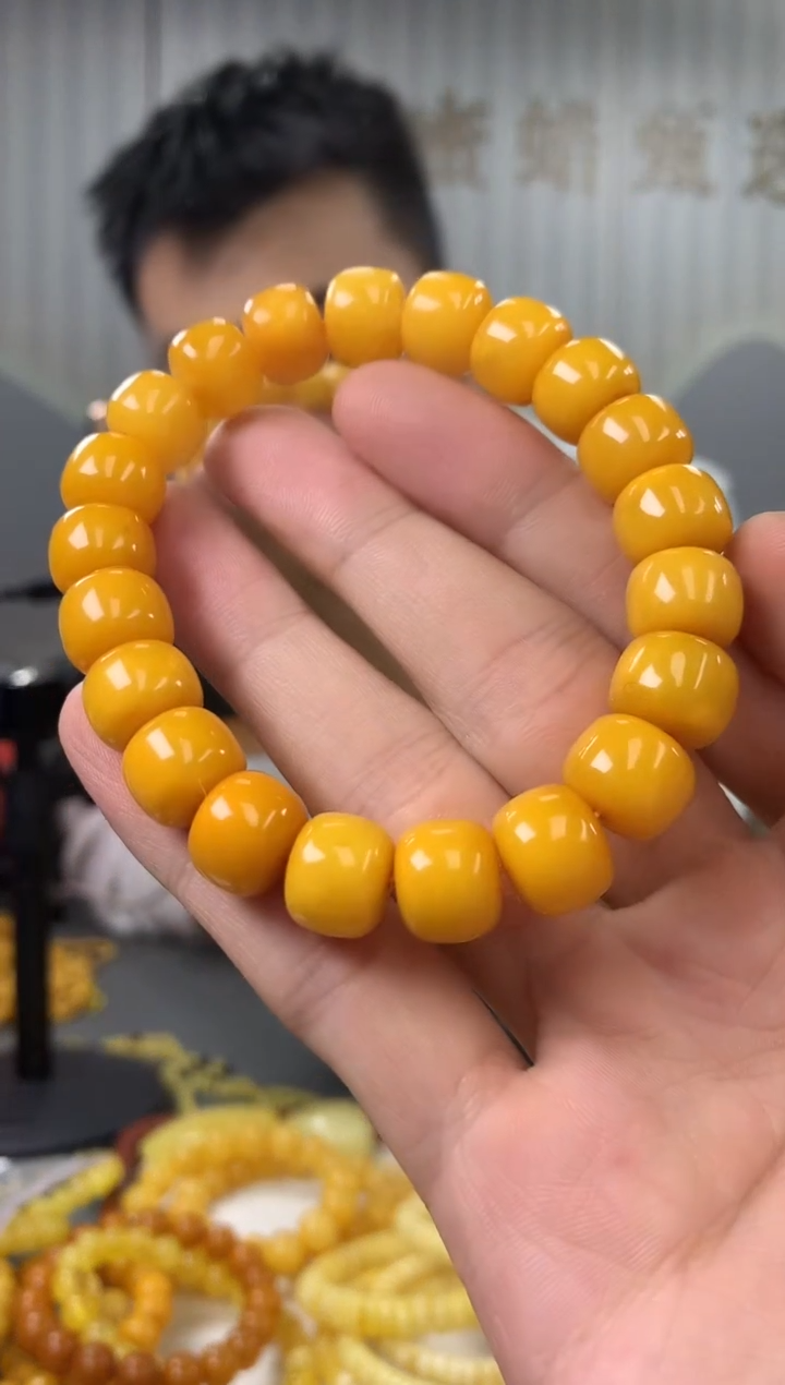 【闪购商品】琥珀裸石未镶嵌手串