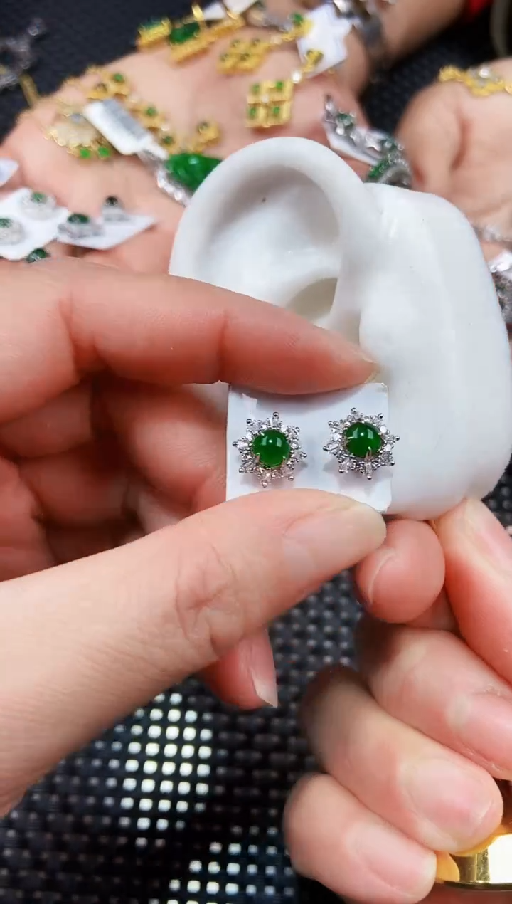 【闪购商品】翡翠耳饰未镶嵌11111111