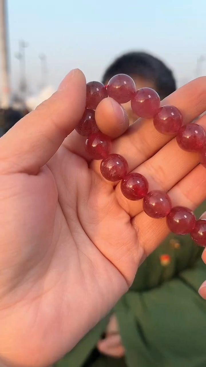 【闪购商品】石英质玉手链未镶嵌天然草莓晶手串多样性发一12mm