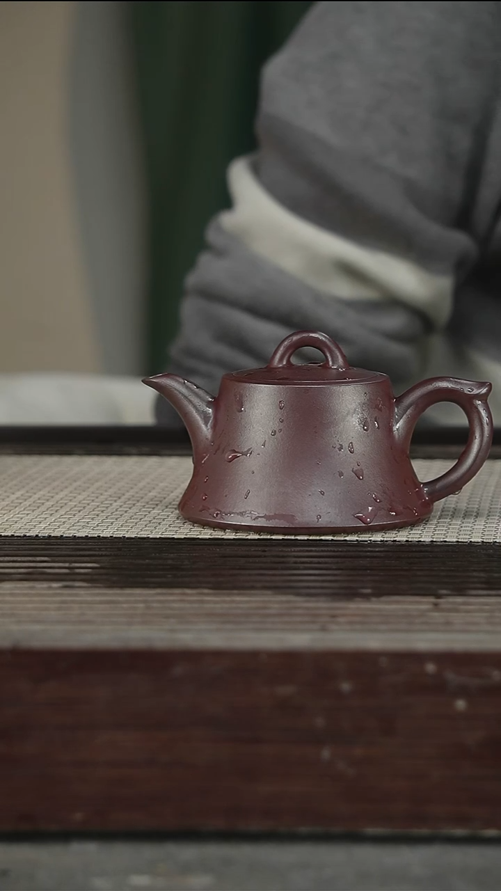 茶壶紫砂冯圆秀，带证180CC122号